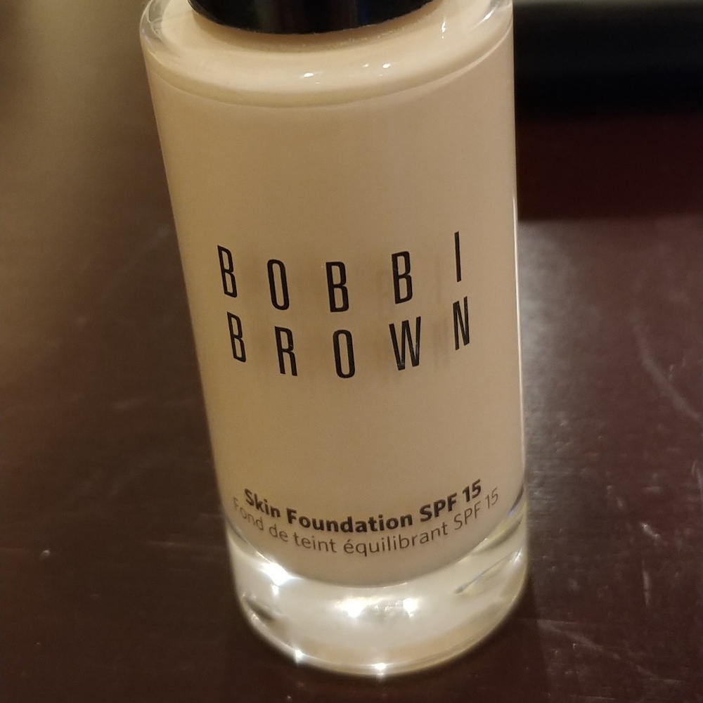Bobbi Brown Skin Foundation
